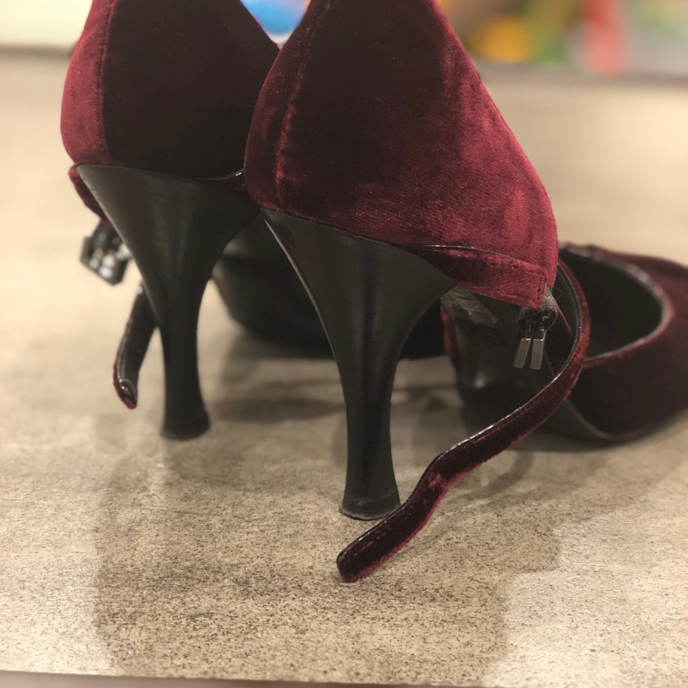 Hugo boss dark Cherry red velvet pumps - Picture 3 of 4
